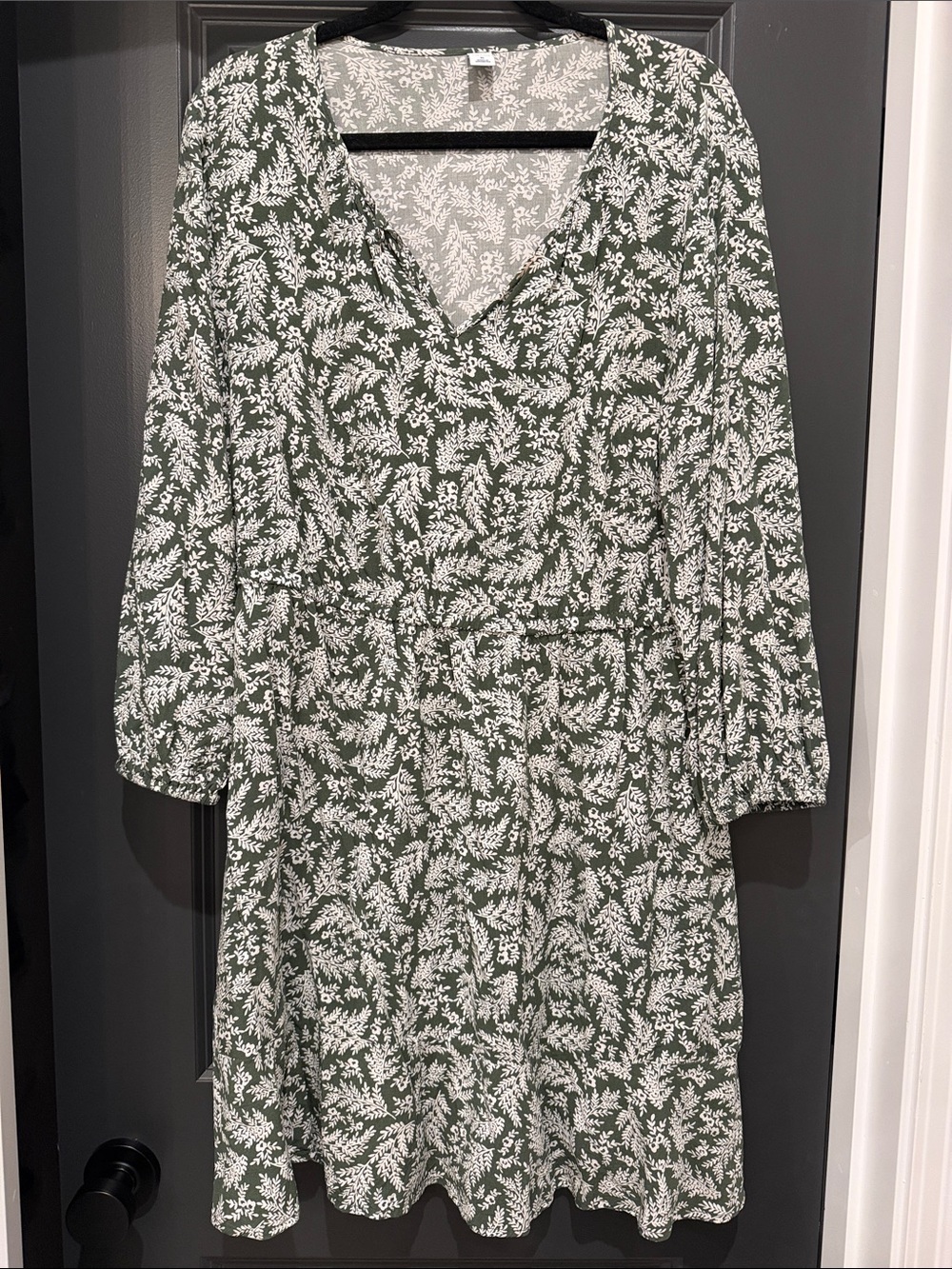 Old Navy Women's Green & White Floral V-Neck Dress